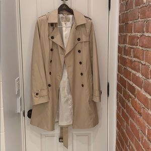 Banana Republic Trench Coat Tan size M